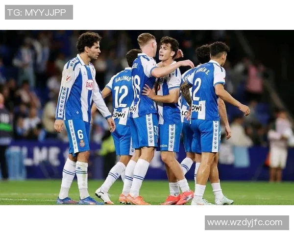 川崎前锋迎战广岛三箭争夺联赛积分巅峰对决即将上演 川崎前锋迎战广岛三箭争夺联赛积分巅峰对决即将上演