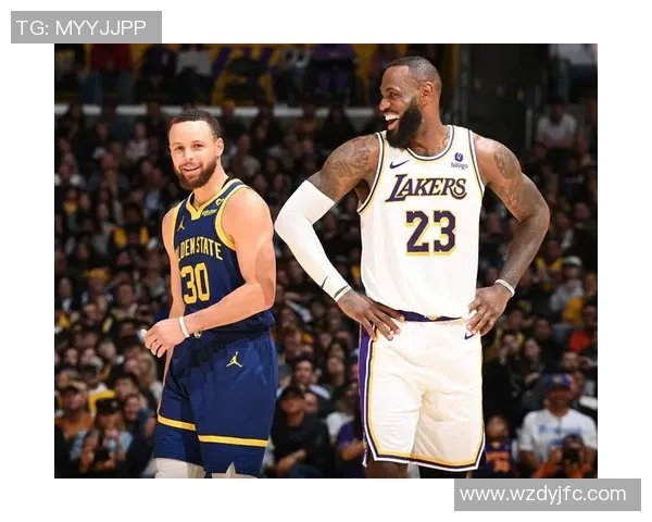 贝弗利与詹姆斯的对决谁能笑到最后篮球场上的激烈碰撞与精彩瞬间