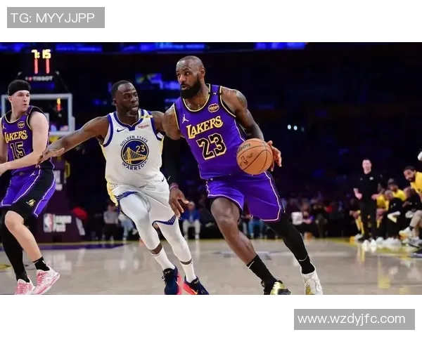 2017年湖人与勇士的巅峰对决回顾与精彩瞬间分析 2017年湖人与勇士的巅峰对决回顾与精彩瞬间分析