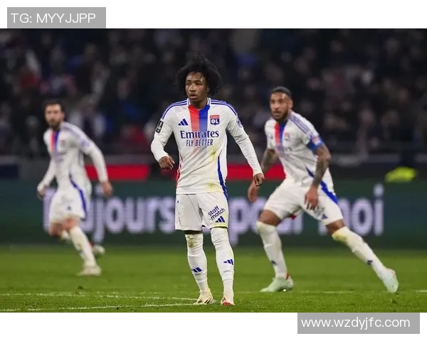 兰斯与里昂比赛结果揭晓比分是多少让我们一同回顾精彩瞬间与赛况分析